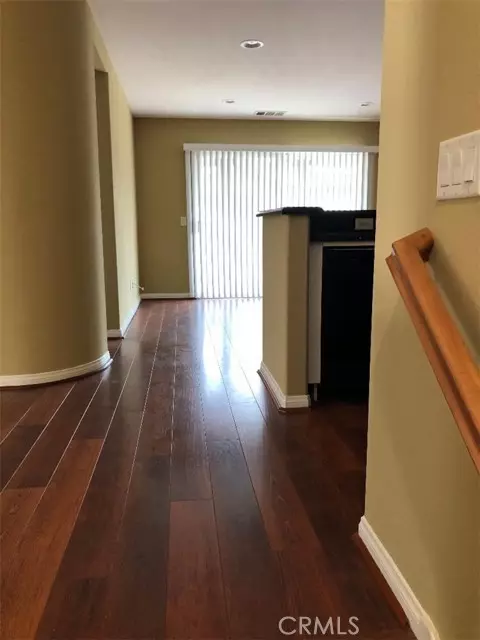 Saugus (santa Clarita), CA 91350,19554 Laroda Lane