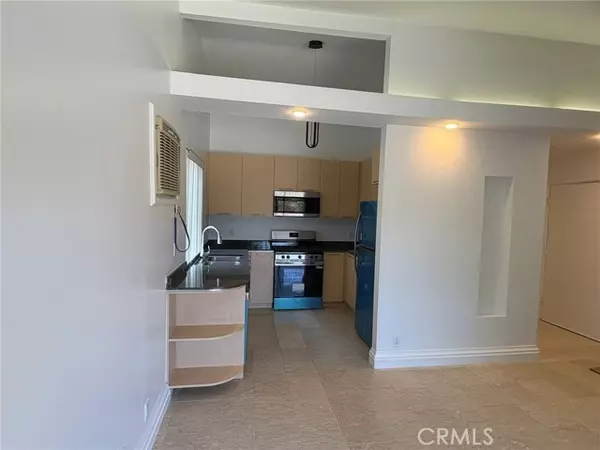 Sherman Oaks, CA 91403,4747 Orion Avenue #D