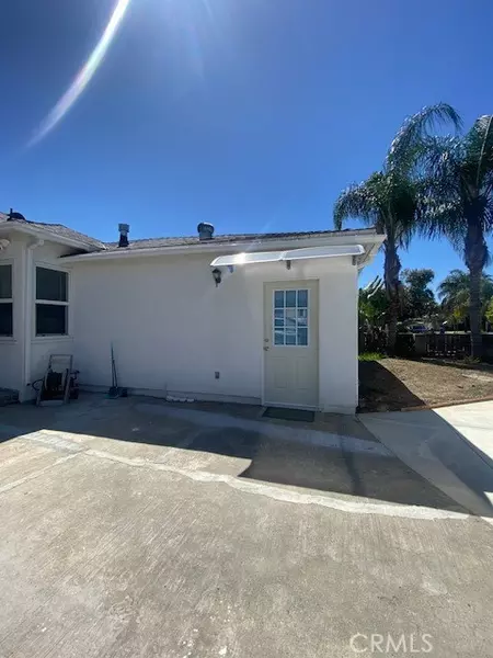 6634 Wynne Avenue, Reseda (los Angeles), CA 91335