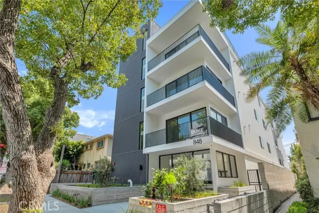 West Hollywood, CA 90046,848 N. Hayworth #401