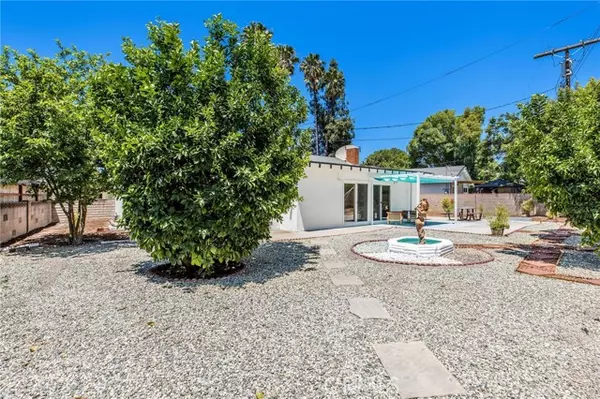 Winnetka (los Angeles), CA 91306,7800 Fairchild Avenue