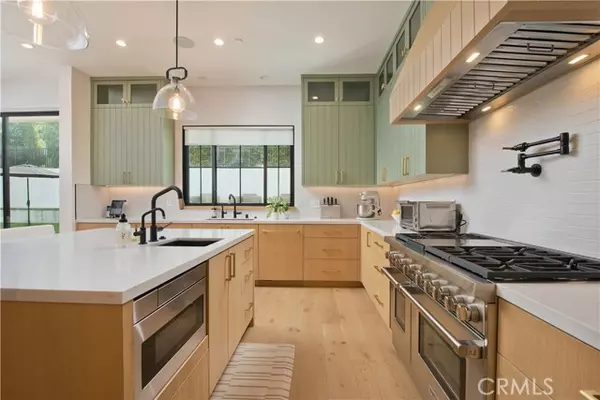 Sherman Oaks, CA 91423,4143 Davana Road