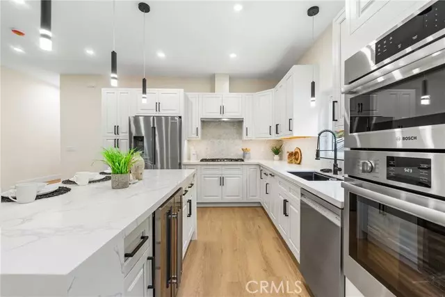 8010 Padre Lane, Los Angeles, CA 90046