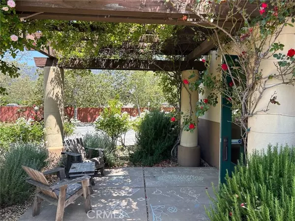 Ojai, CA 93023,407 Bryant Circle