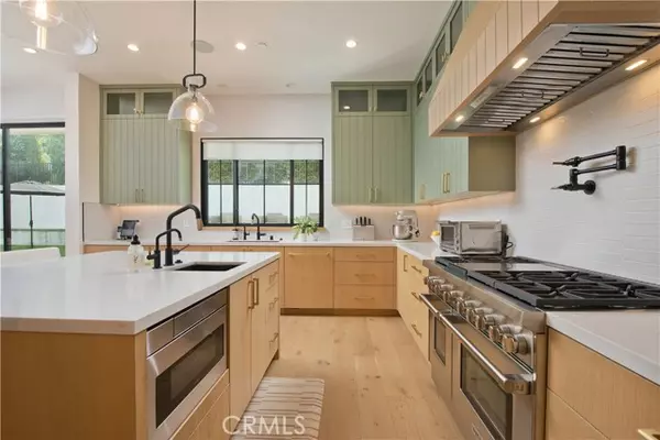 Sherman Oaks, CA 91423,4143 Davana Road