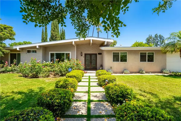 22441 Martha Street, Woodland Hills (los Angeles), CA 91367