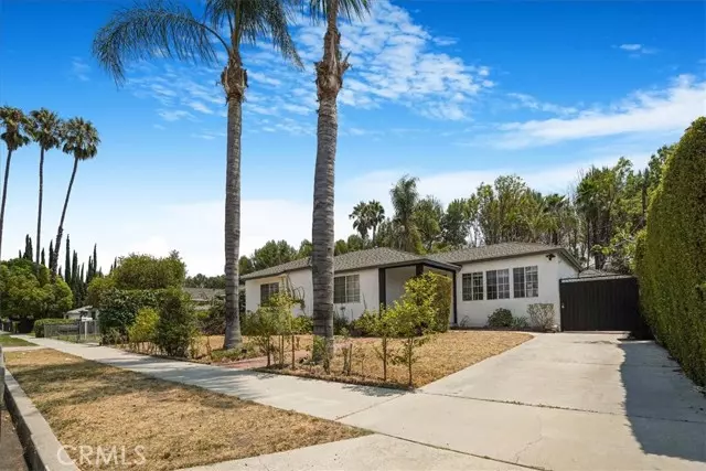 18352 Bessemer Street, Tarzana (los Angeles), CA 91335