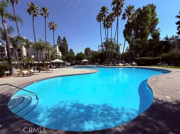 5530 Owensmouth Avenue #127, Woodland Hills (los Angeles), CA 91367
