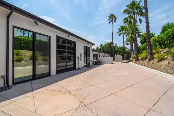 Granada Hills (los Angeles), CA 91344,16940 Knollwood Drive