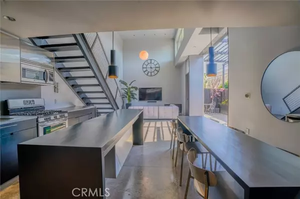 West Hollywood, CA 90046,1011 N Orange Grove Avenue #5