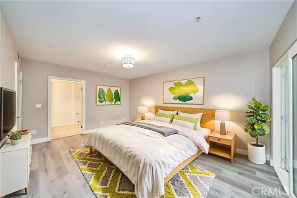 Los Angeles, CA 90006,1036 S Serrano Avenue #205