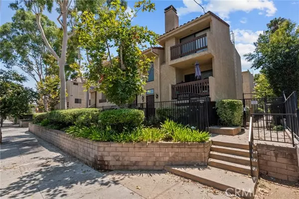 Reseda (los Angeles), CA 91335,18958 Sherman Way #17