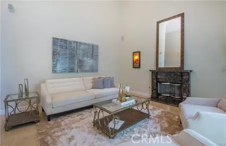 Studio City (los Angeles), CA 91604,13045 Greenleaf Street