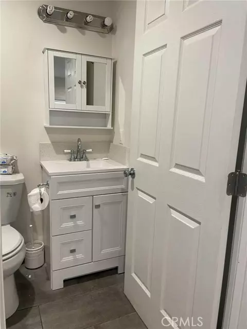 Northridge (los Angeles), CA 91324,8659 Shirley Avenue
