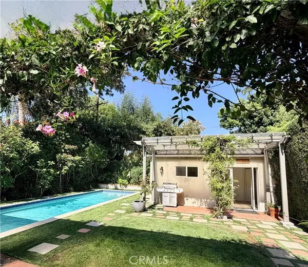 12139 Hollyglen Place, Studio City (los Angeles), CA 91604