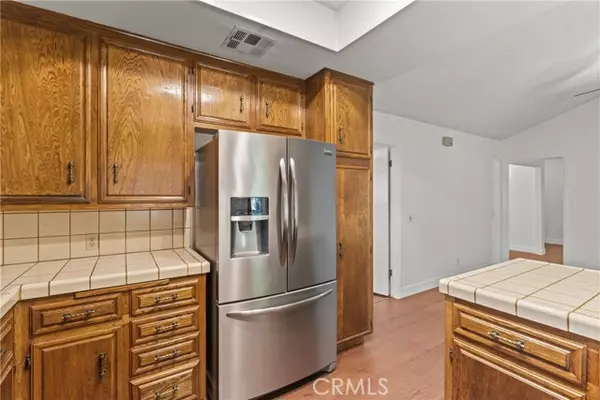 Lancaster, CA 93536,44154 Planet Circle