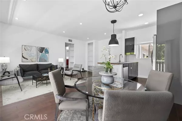 Sherman Oaks, CA 91423,4859 Coldwater Canyon Avenue #12A