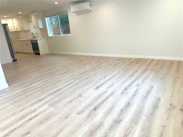 5724 Noble Avenue, Van Nuys (los Angeles), CA 91411