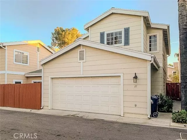 17726 Kinzie Street #11, Northridge (los Angeles), CA 91325