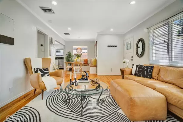 Woodland Hills (los Angeles), CA 91364,21907 De La Osa Street