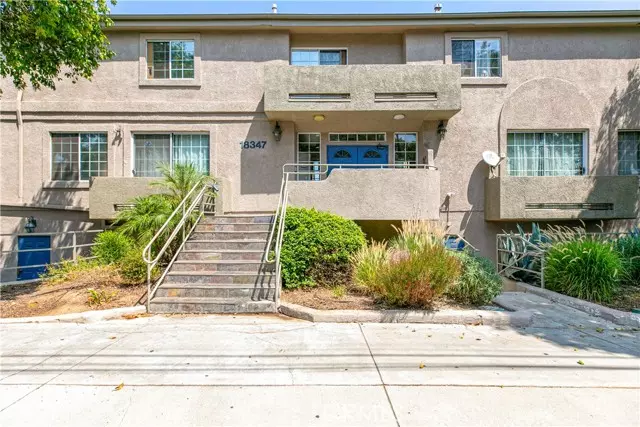 Reseda (los Angeles), CA 91335,18347 Saticoy Street #17