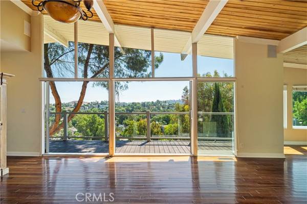 5102 Medina Road, Woodland Hills (los Angeles), CA 91364