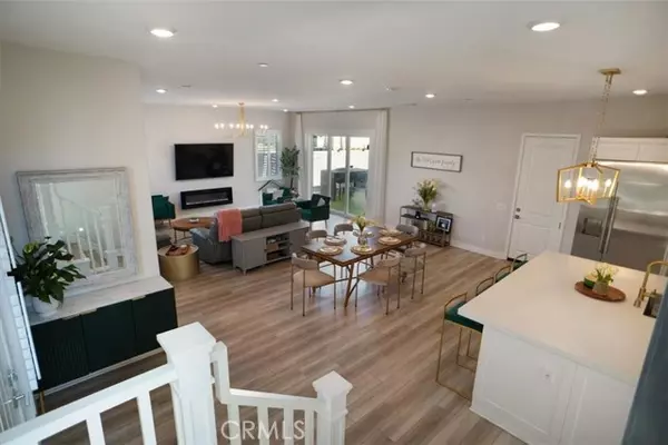 Valencia (santa Clarita), CA 91381,27004 Goldfields Court