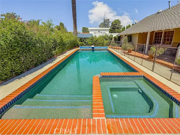 Northridge (los Angeles), CA 91324,9819 Vanalden Avenue