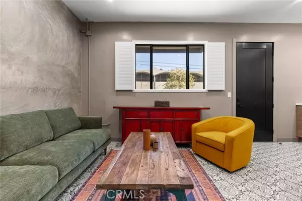 Los Angeles, CA 90027,2211 Hyperion Avenue #1/2