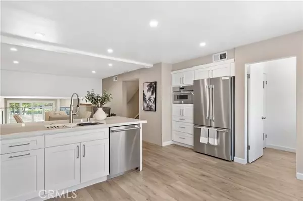 Woodland Hills (los Angeles), CA 91367,6240 Nita Avenue