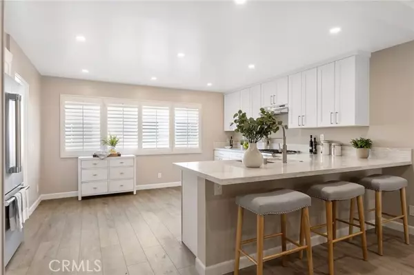 Woodland Hills (los Angeles), CA 91367,6240 Nita Avenue