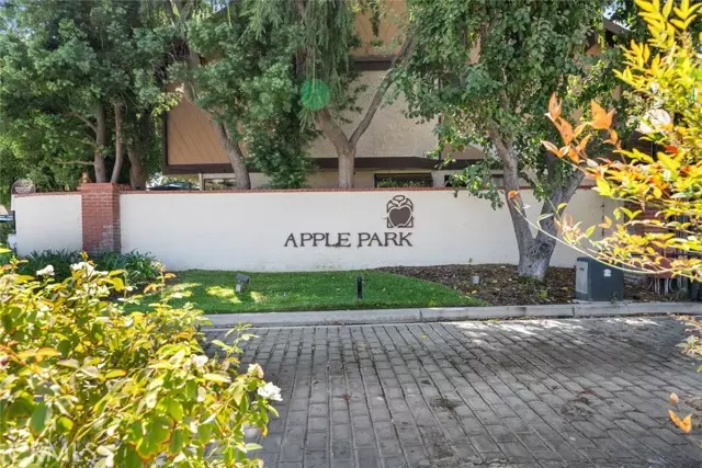 24843 Apple Street #B, Newhall (santa Clarita), CA 91321