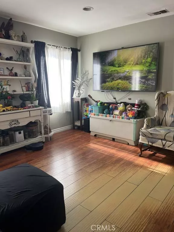 Pacoima (los Angeles), CA 91331,13039 Kelowna Street