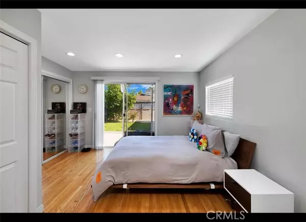 Los Angeles, CA 91406,17621 Lemay Street