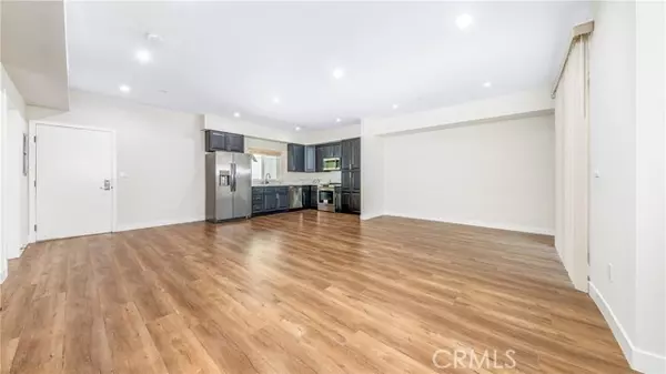 Granada Hills (los Angeles), CA 91344,17154 CHATSWORTH Street #2