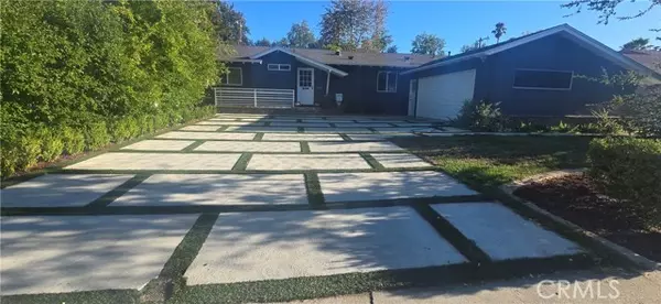 Canoga Park (los Angeles), CA 91304,22128 Burton Street