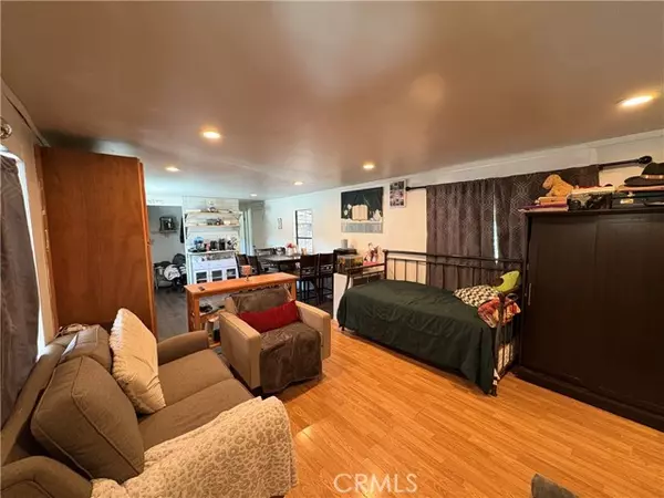 Newhall (santa Clarita), CA 91321,23500 The Old Road #37