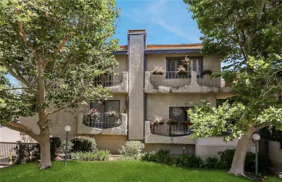 10234 Variel Avenue #12, Chatsworth (los Angeles), CA 91311