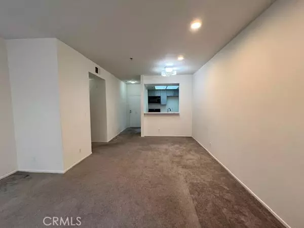 19350 Sherman Way #125, Reseda (los Angeles), CA 91335