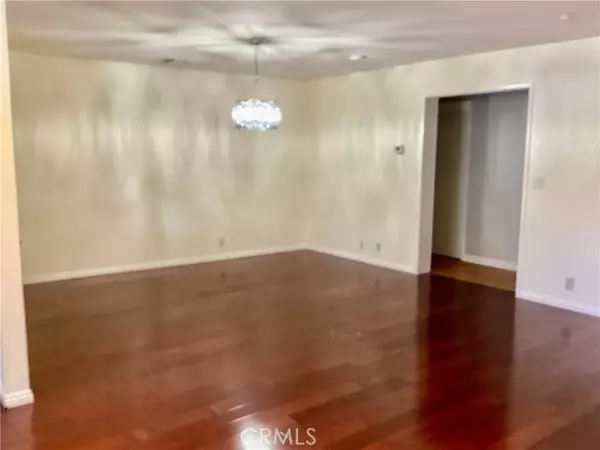 Woodland Hills (los Angeles), CA 91364,21914 Galvez Street