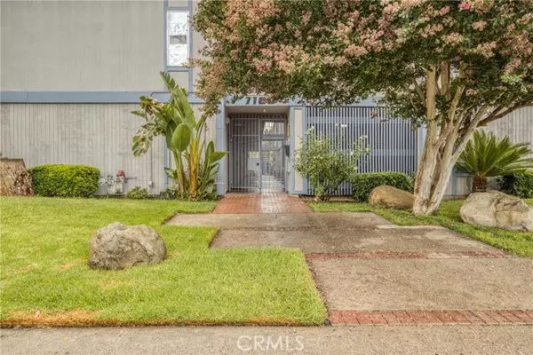 7100 Woodman Avenue, Van Nuys (los Angeles), CA 91405