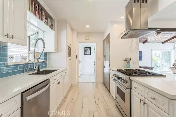 Woodland Hills (los Angeles), CA 91364,4922 Escobedo Drive