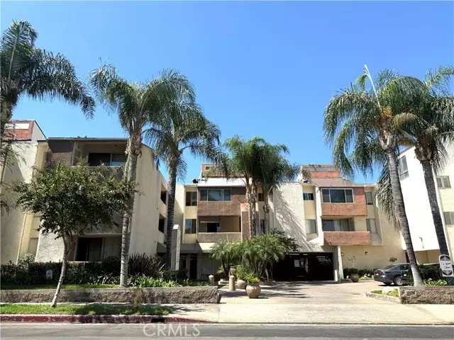 5325 Newcastle Avenue, Encino (los Angeles), CA 91316