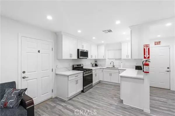 North Hollywood (los Angeles), CA 91606,Address not disclosed