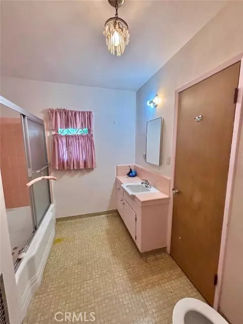 Van Nuys (los Angeles), CA 91405,14930 Leadwell Street