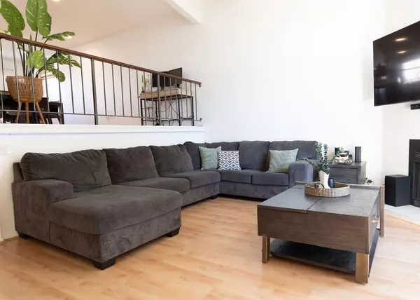 Chatsworth (los Angeles), CA 91311,21241 Lassen Street #1