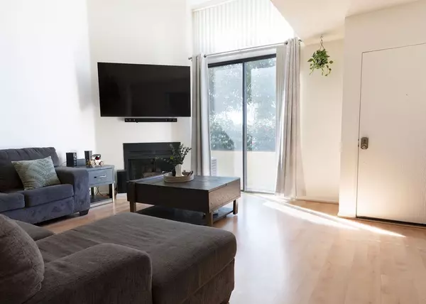 Chatsworth (los Angeles), CA 91311,21241 Lassen Street #1