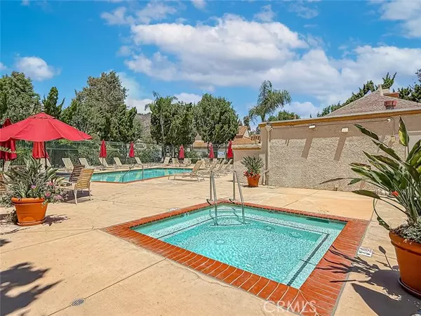 Simi Valley, CA 93065,450 Country Club #B