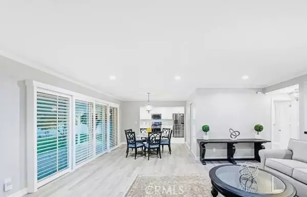 Northridge (los Angeles), CA 91326,18334 Los Alimos Street