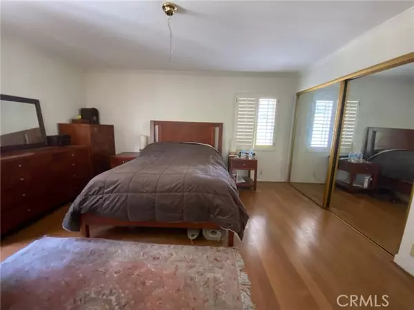 Woodland Hills (los Angeles), CA 91364,5323 Del Moreno Drive